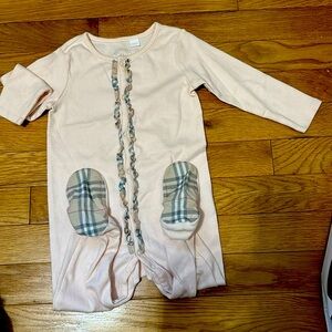 Baby girl 100% athletic burberry one piece size 9 used very good